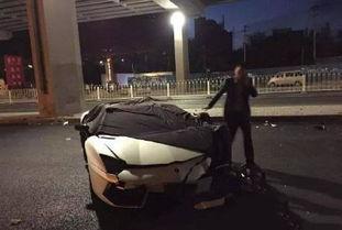 哪个明星撞了车没事,XX明星惊险撞车却毫发无损